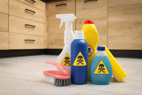 Choosing the Right Multi-Surface Cleaner: Natural Ingredients or Chemicals?